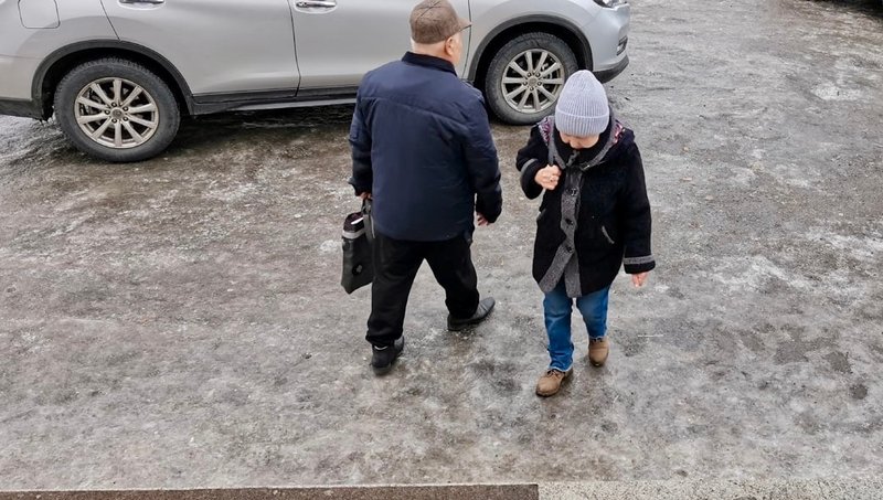 Власти Кызыла напоминают предпринимателям о необходимости убирать снег у торговых точек